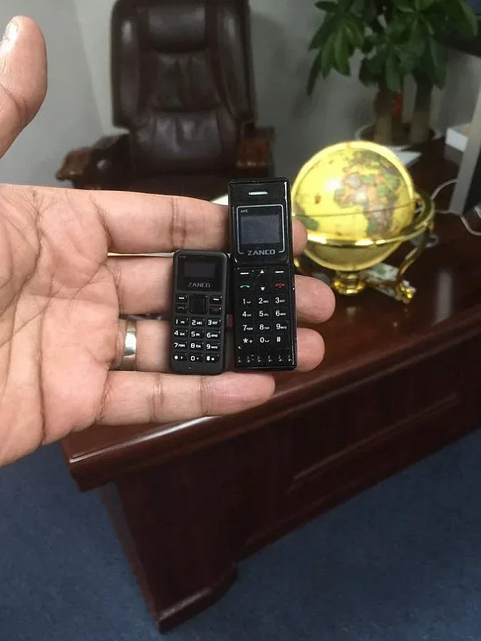 Показаха най-малкия мобилен телефон