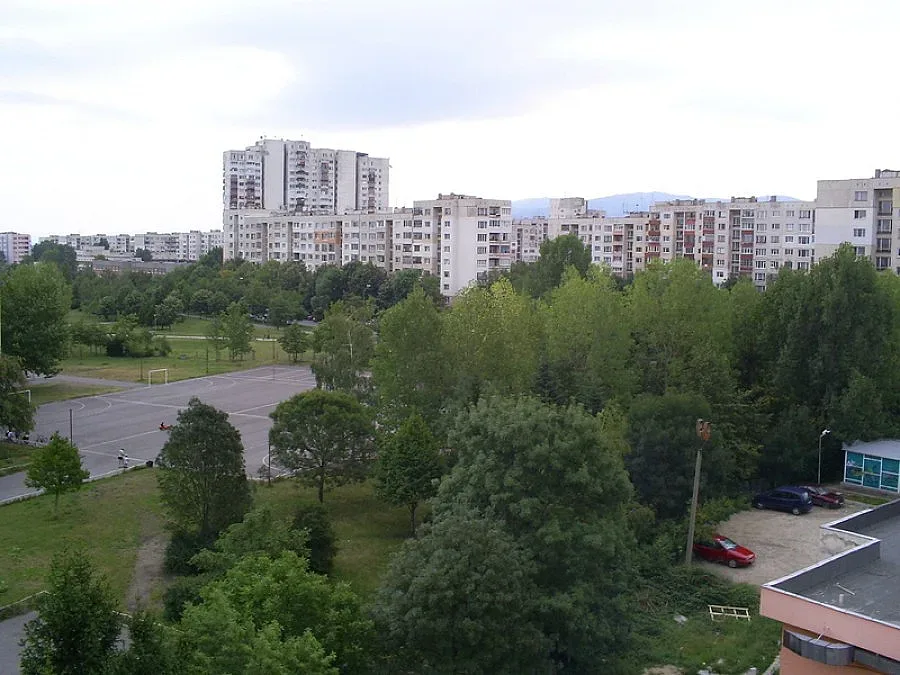 Мъж загина след полет от 17-ия етаж в "Младост 3"