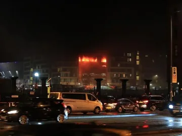 Пожар изпепели 1400 автомобила в Ливърпул