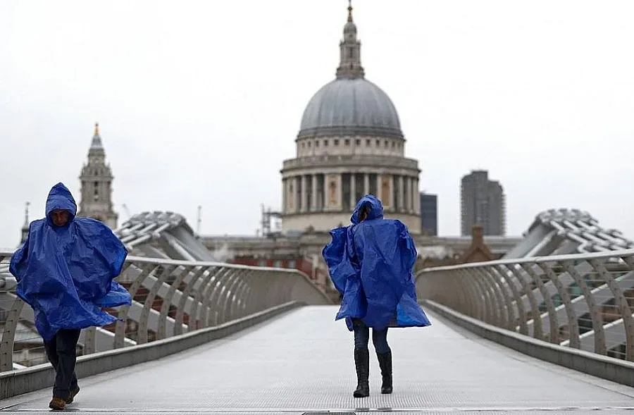 Обилни снеговалежи във Великобритания
