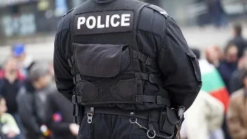 За ЧНГ: Полицаи и тежка техника в центъра на столицата