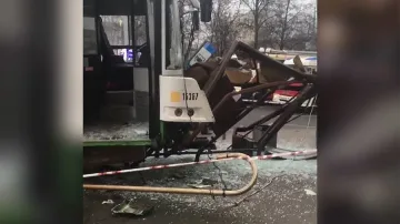 Автобус се вряза в спирка в Москва, има ранени