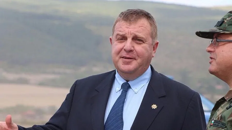 Каракачанов: Заплатите на военните скачат с 10% от 1 януари