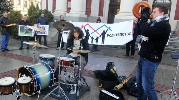 Бащи с отнети родителски права протестират срещу правосъдието