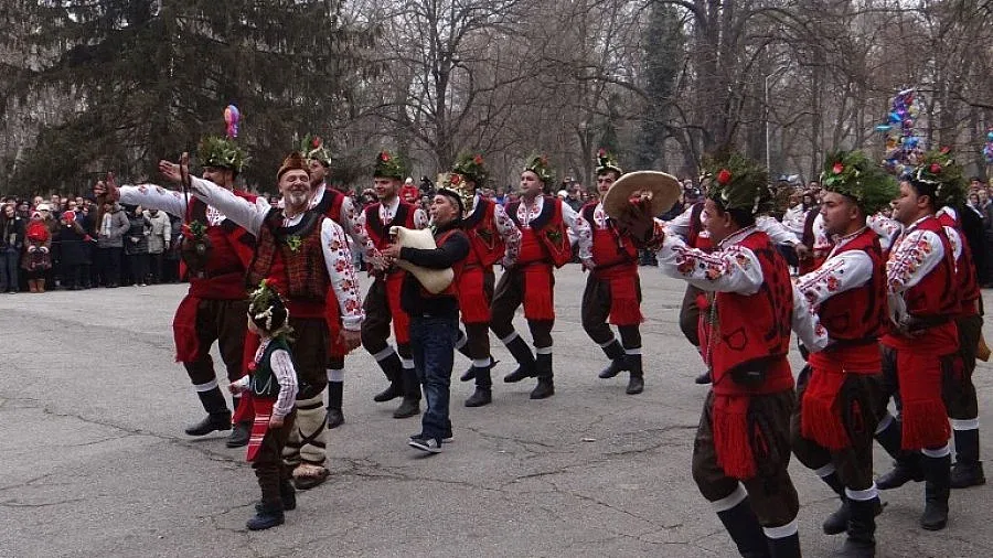 Ямбол патентова коледарския си танц