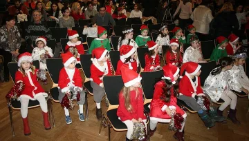 БГ училището в Хамбург събра пари за детската градина в Сунгурларе  