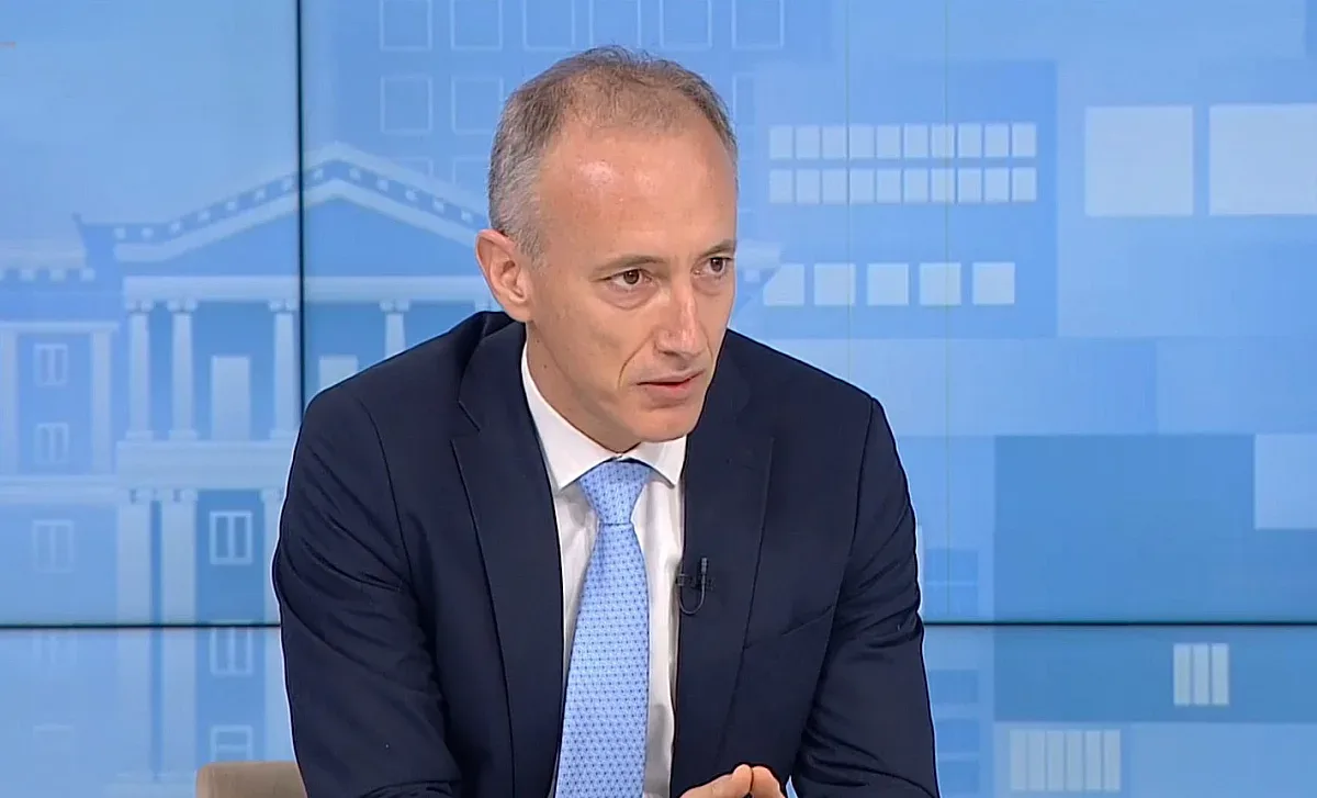 Просветният министър каза кога влизат в сила промените в училище