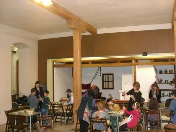 Водят 400 софиянчета за Коледа на село