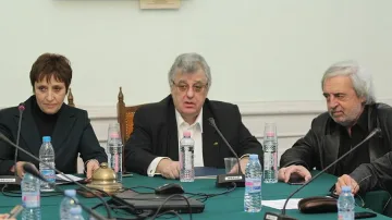 БАН обмисля протести след Нова година