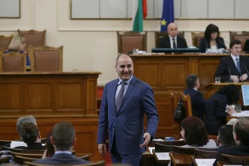 Цветанов парира БСП за цената на водата и проблема с лекарствата