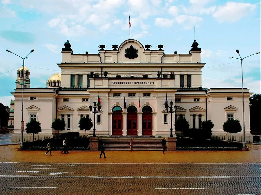 ОБЗОР: Мораториумът остава - една година без нови лекарства