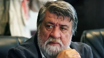 Вежди Рашидов: Пазарът на бълхите ме превърна в колекционер