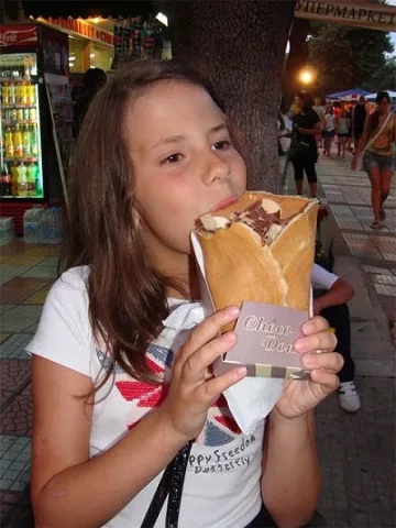 Европа не забрани дюнера, въпреки вредните съставки