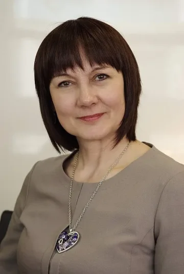 Все повече българи учат навън, но успяват в родината