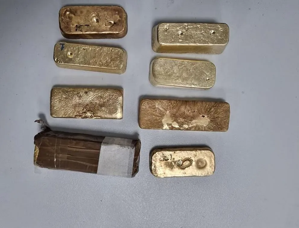 Злато за 527 058 лв. Митничари се видяха в чудо