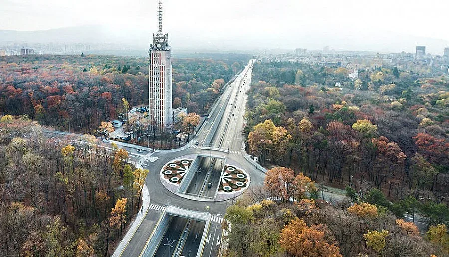 Верижна катастрофа край Телевизионната кула в София