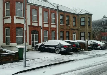 Сняг предизвика хаос във Великобритания