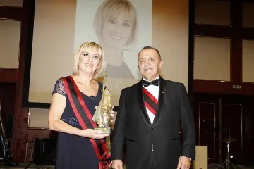 Мая Манолова рицар на 2017-а