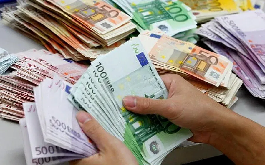 Парите от ЕС вдигат икономиката с 4,9%