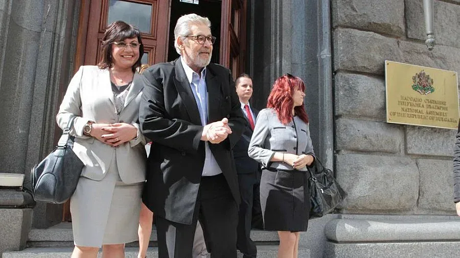 Корнелия Нинова поздрави Стефан Данаилов с пост във Фейсбук