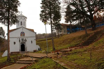 Спряха тока на манастир заради дългове