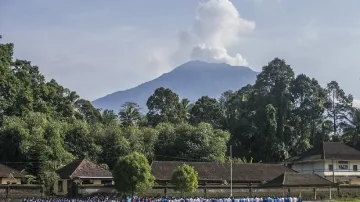 Вулканът Агунг на остров Бали отново изригна