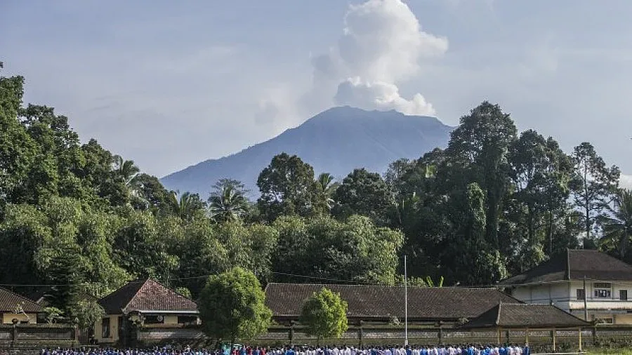 Вулканът Агунг на остров Бали отново изригна