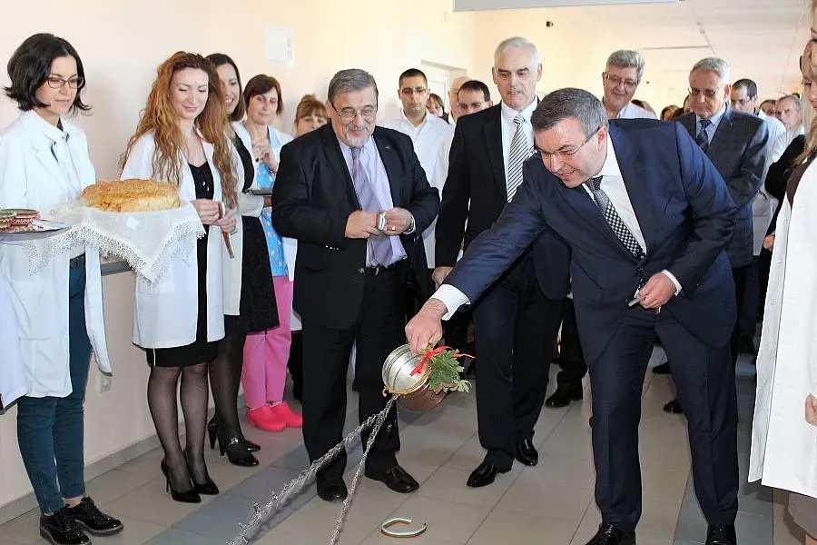 Клиника за лицево-челюстна хирургия отвори врати в "Александровска"