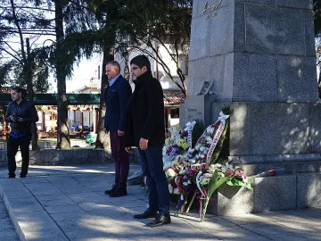 Българи и македонци честваха заедно Вапцаров