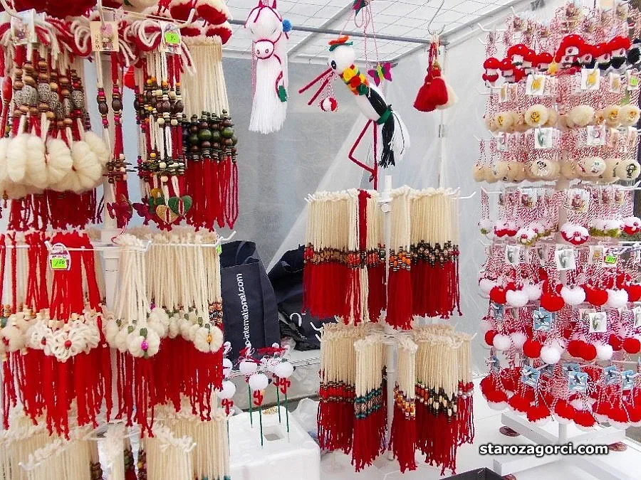 Инфлацията удари и този бранш. Нови такси за търговците на мартеници