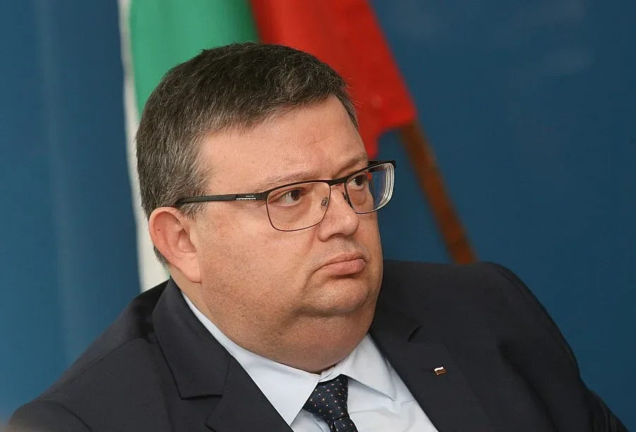 Цацаров: Няма масово подслушване на магистрати, политици и журналисти