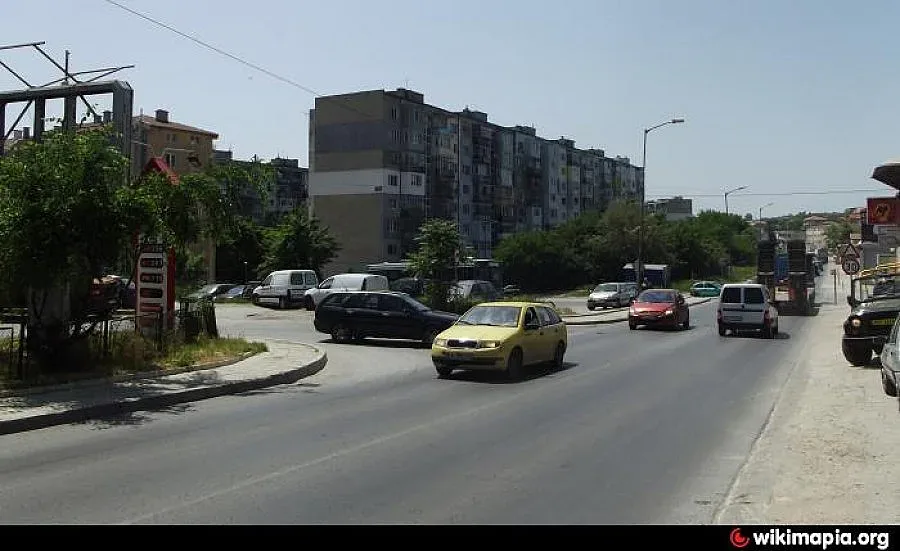 Автобус без шофьор помете 4 коли във Варна