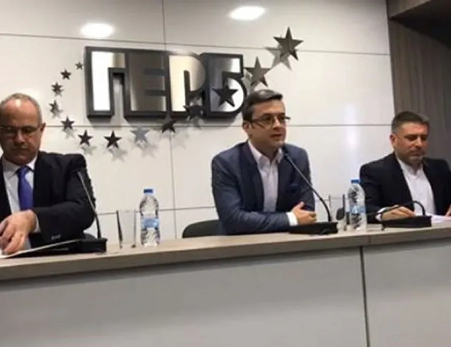 ГЕРБ обяви документите на Нинова за "недостатъчно свидетелство"