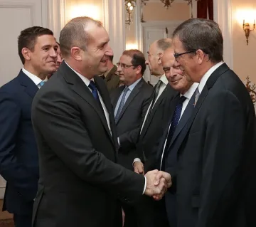 Радев покани френския бизнес да инвестира в България