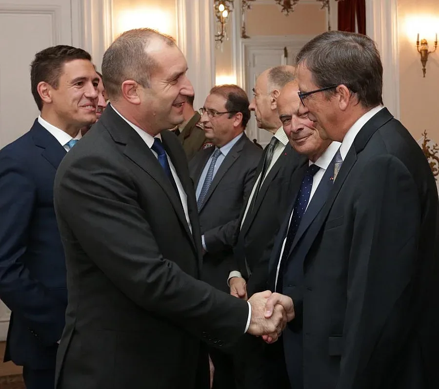 Радев покани френския бизнес да инвестира в България