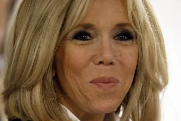 Брижит Макрон стана кръстница на бебе панда