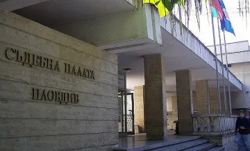 Прокуратурата обвини трима за запалените коли на затворническите шефове