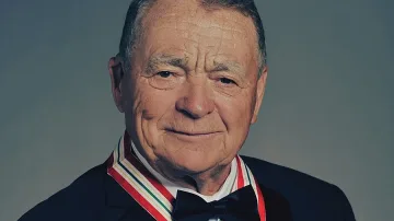 Игнат Канев е Будител на Русенския университет за 2017