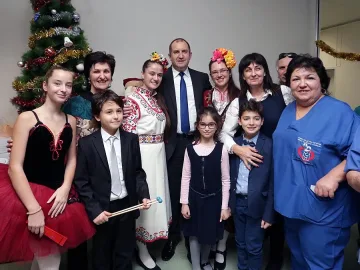 Румен Радев откри благотворителната "Българска Коледа"