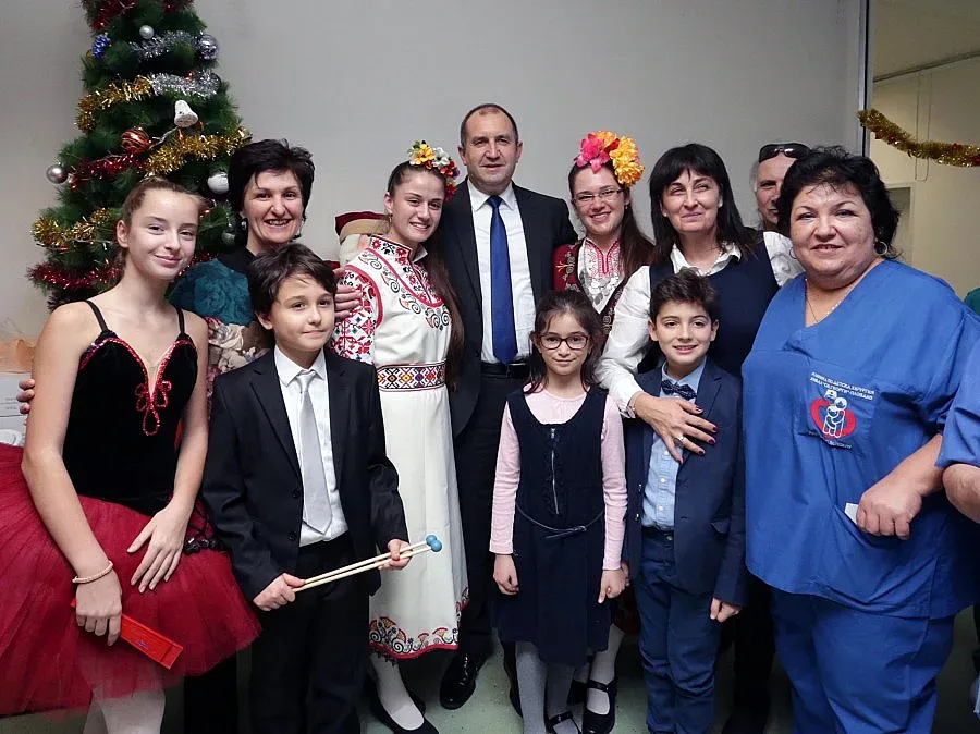 Румен Радев откри благотворителната "Българска Коледа"