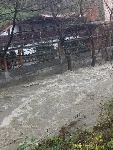 Реката в Берковица - пред преливане 