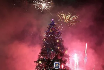 Фандъкова пали елхата пред НДК тази вечер