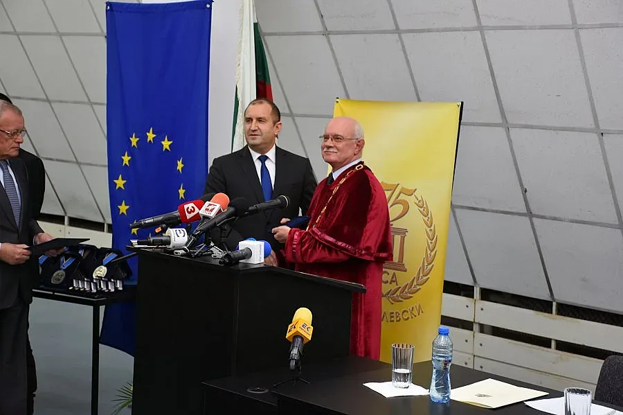 Президентът почете 75-годишнината на НСА