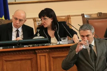 Депутатите обсъждаха Бюджет 2018 на среднощно заседание