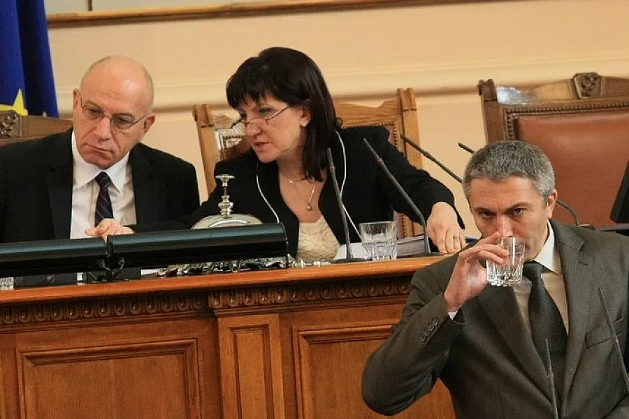 Депутатите обсъждаха Бюджет 2018 на среднощно заседание