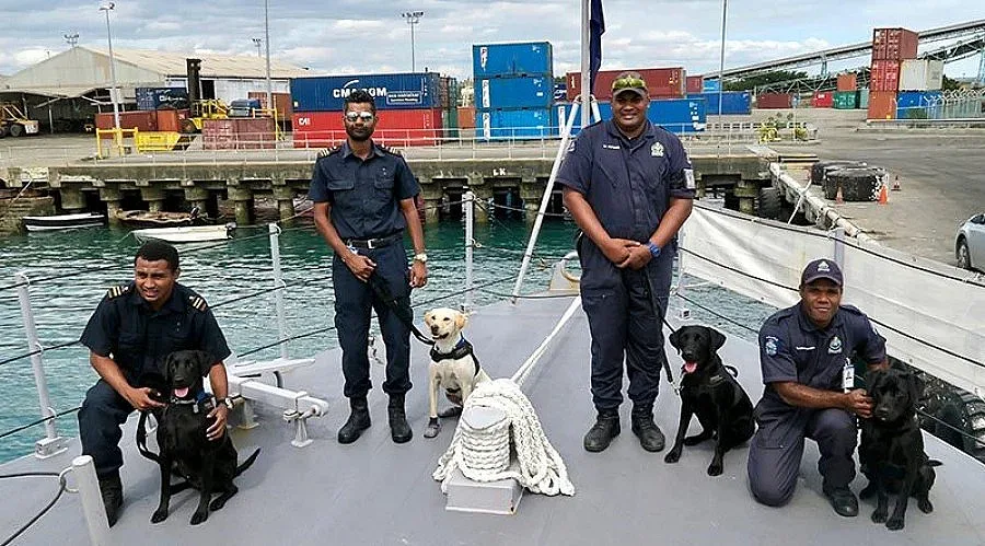 Тихоокеанска държава съди българи за скимиране на карти