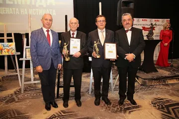  Овации и награди за корифеите на Темида