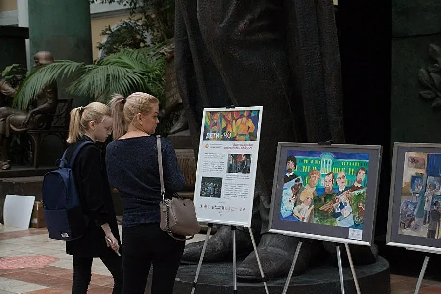 Руски и наши деца рисуват битките за Шипка и Плевен