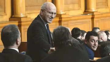 Емил Христов седна в креслото на Цвета Караянчева