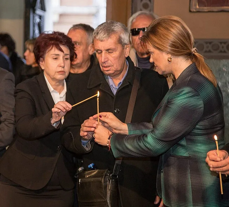 Перник почернен! Градът изпрати жертвите от Микре